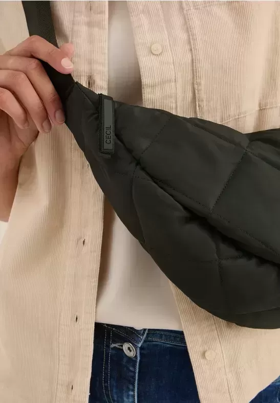 Sac avec motif piqué