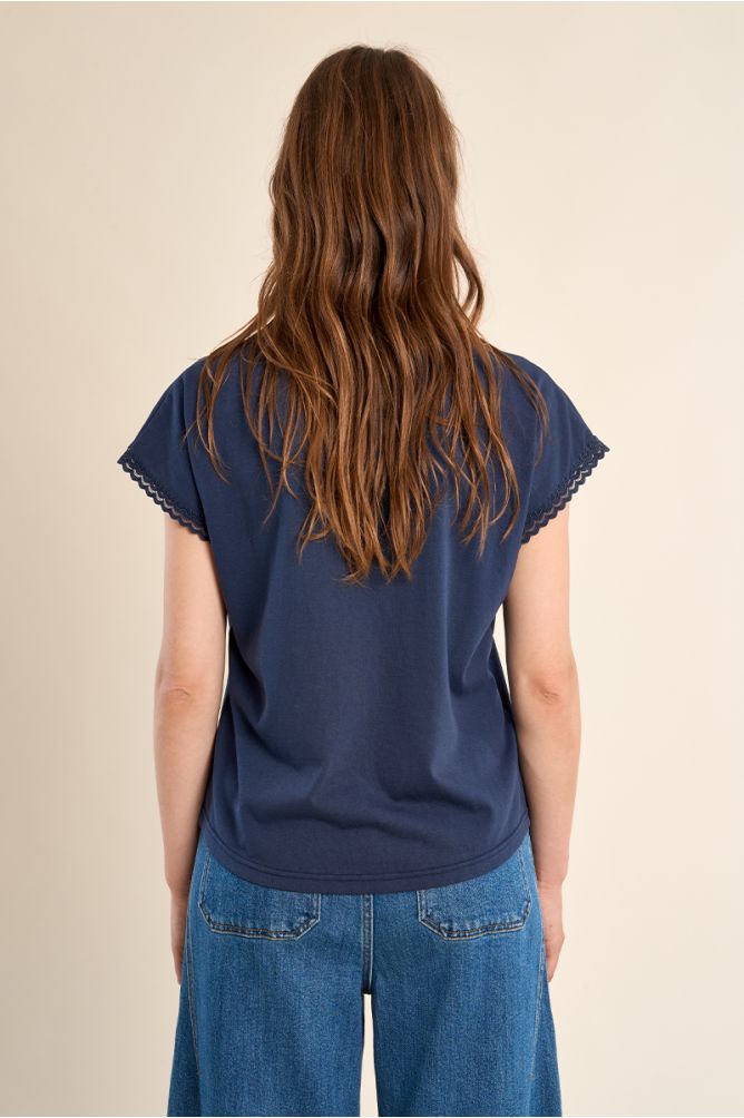 T shirt col v en dentelle