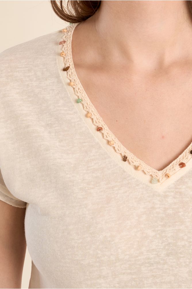 T shirt col v avec broderie et perles